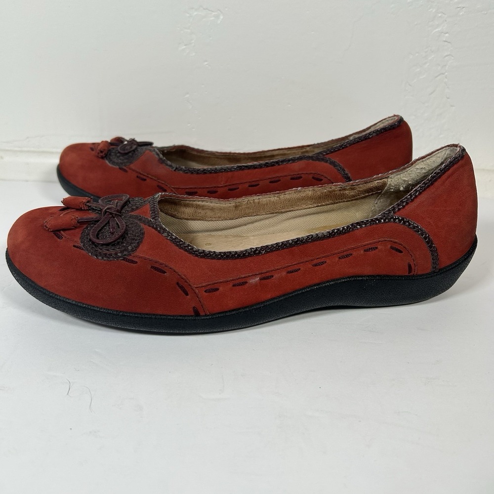 Hush‎ Puppies Red Leather Suede Embellished Flats Womens size 9.5 - Picture 4 of 7